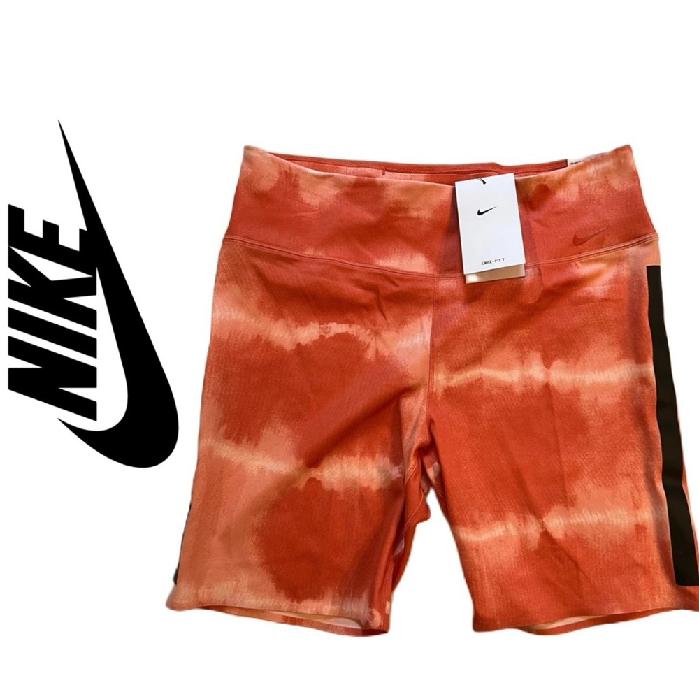 Nike Dri-FIT One Luxe NWT 
Women's Large 7" Mid-Rise Printed Training Shorts